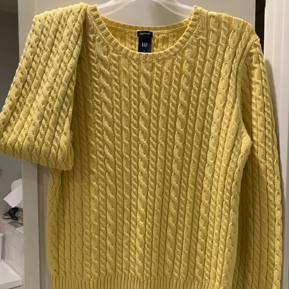 Gap yellow cable knit sweater. cotton /slight stretch size L TTS - Picture 1 of 3